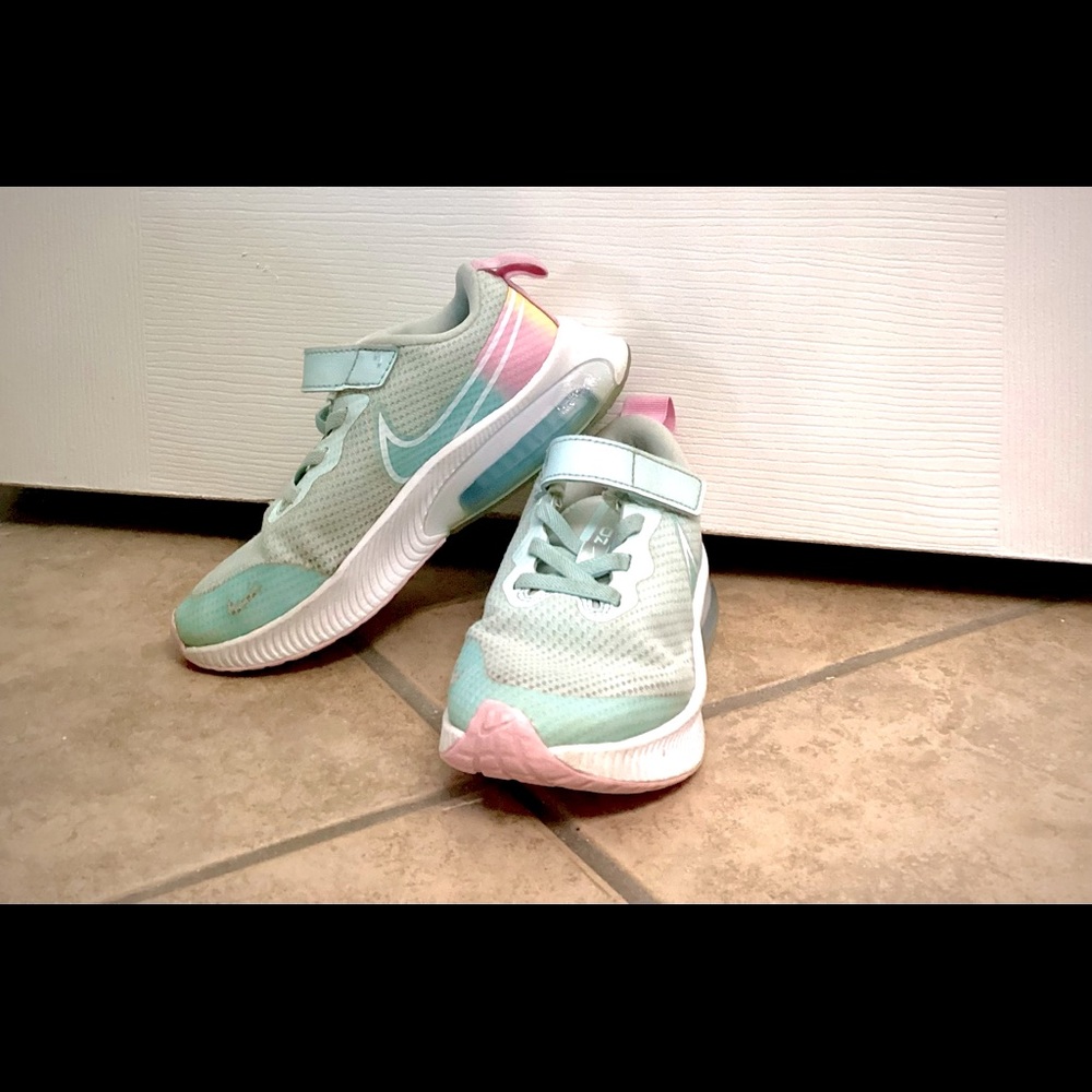 Zoom Nike shoes '